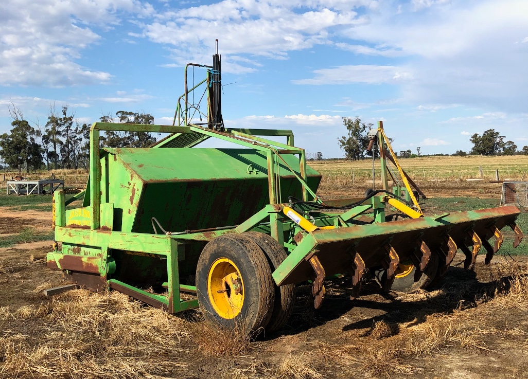 JNR Laser Bucket With Rippers x 11ft Machinery & Equipment